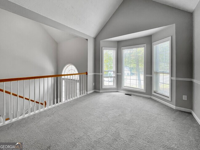 Building Photo - 6825 Wells Ct
