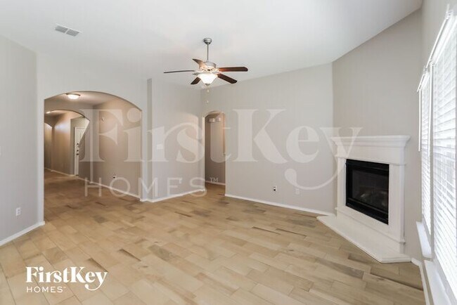 Foto del edificio - 14541 Serrano Ridge Rd