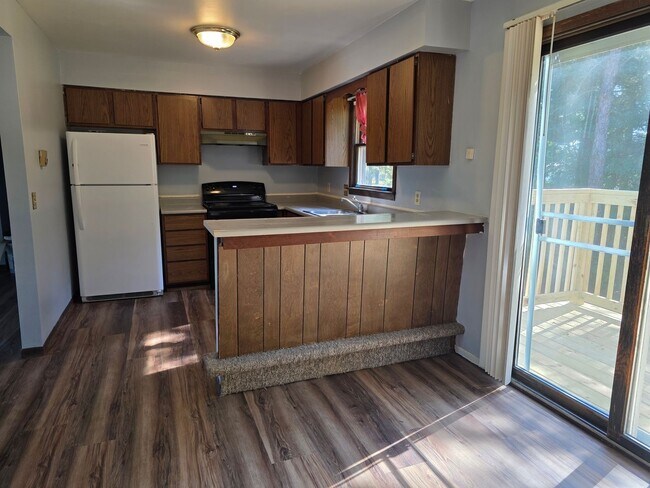 Foto del edificio - 460-462 Pepper Ave