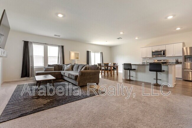 Building Photo - 5507 Finch Cyn