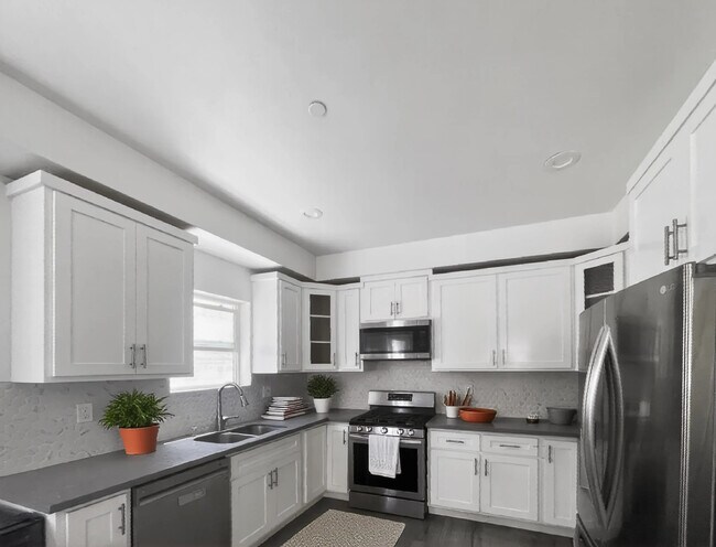 Foto del edificio - 1171 W 37th Pl