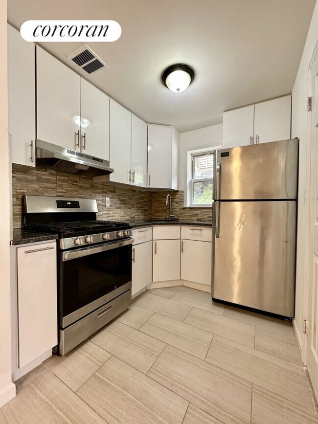 Foto del edificio - 156 Stockholm St