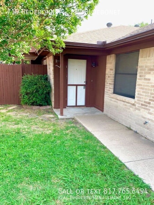 Building Photo - 719 Bluebonnet-717 Bluebonet