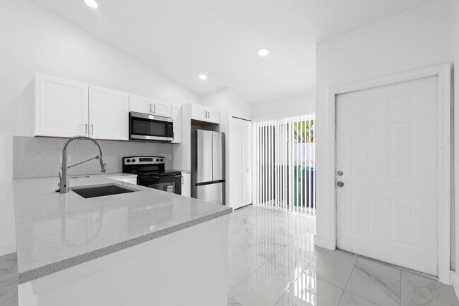 Foto del edificio - 8580 NW 32nd St