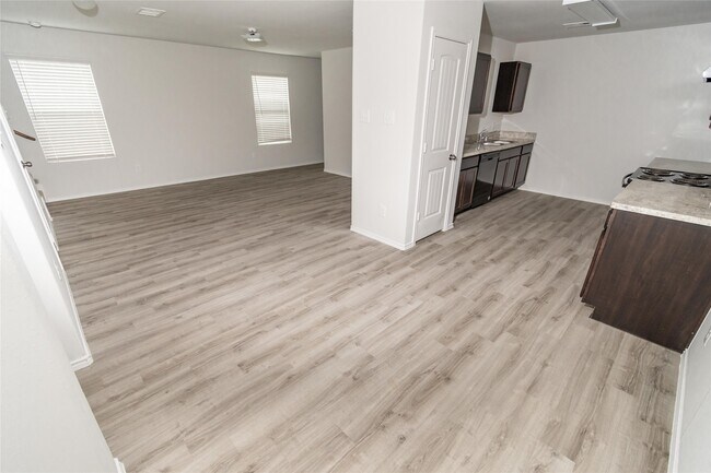 Foto del edificio - 17434 Linthorne St