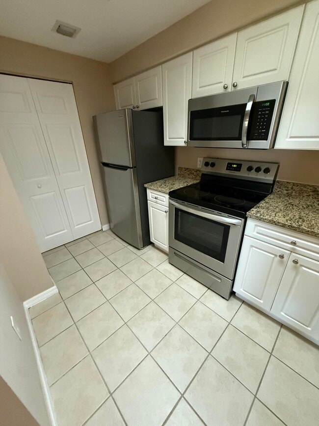 Building Photo - 2730 Anzio Ct