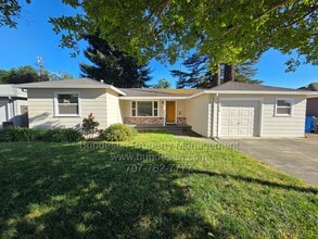Building Photo - 3150 Montgomery Dr