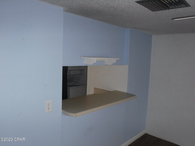 Building Photo - 6901 N Lagoon Dr