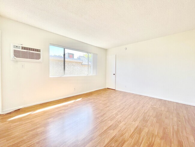 Foto del edificio - 14157 Calvert St