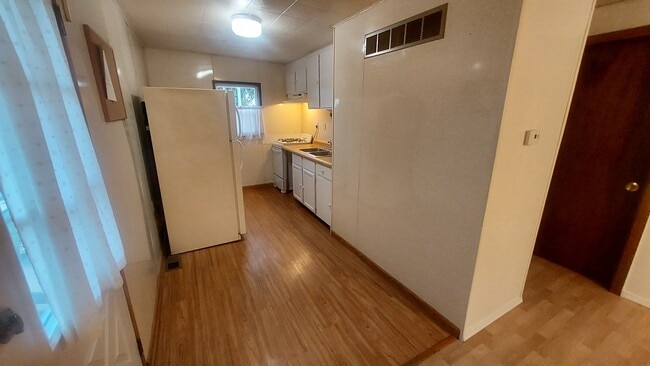 Kitchen - 302 11th St