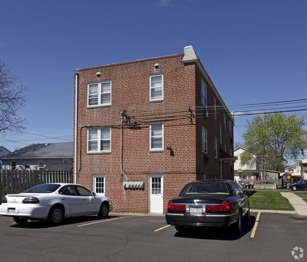 Building Photo - 8123 Algon Ave