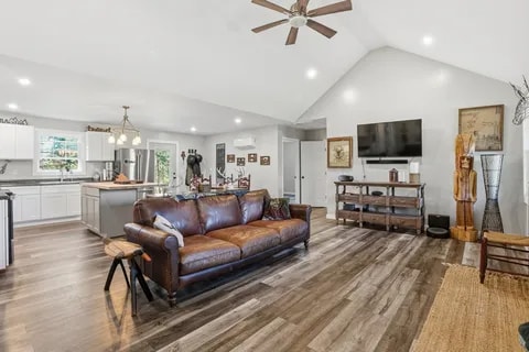 Foto del edificio - 145 S Lovers Ln