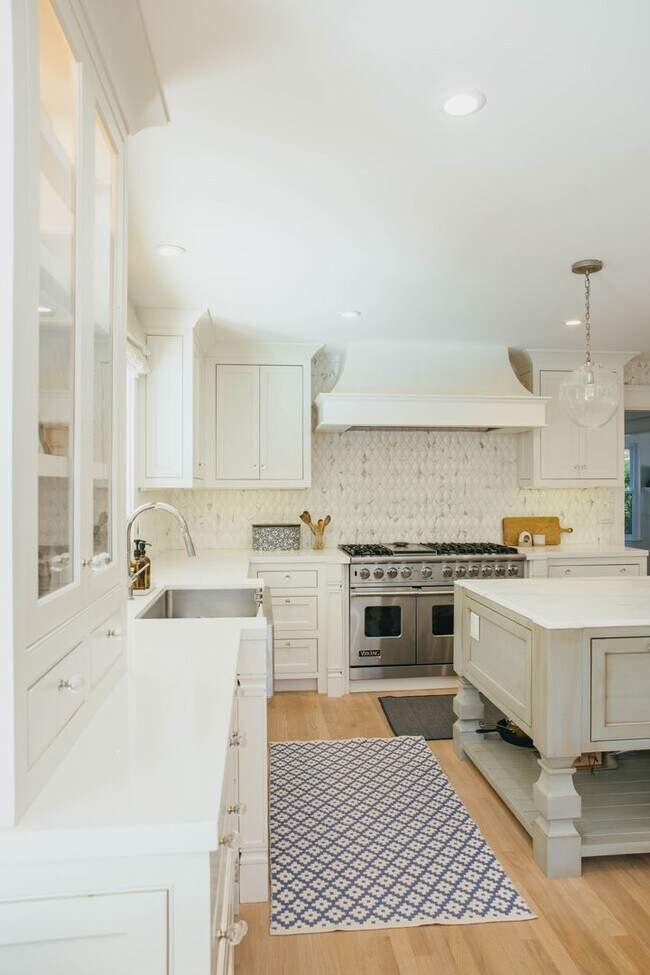 Building Photo - Fabulous spacious home, Great Highlands cul de sac, easy commute, exceptional Cupertino Schools!