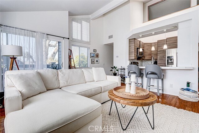 Foto principal - 888 W Beach Ave