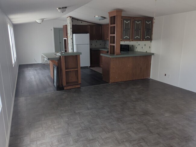 Building Photo - 380 Private Rd 4805