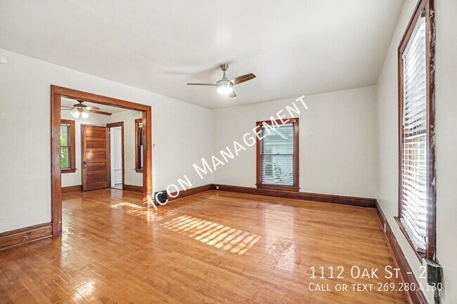 Foto del edificio - 1112 Oak St