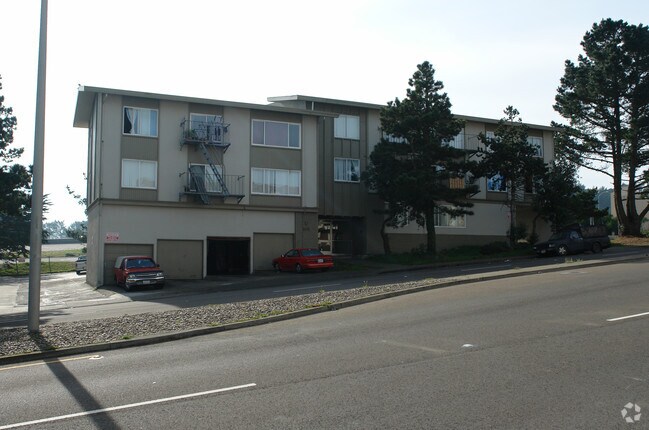 Building Photo - Serramote Apartments