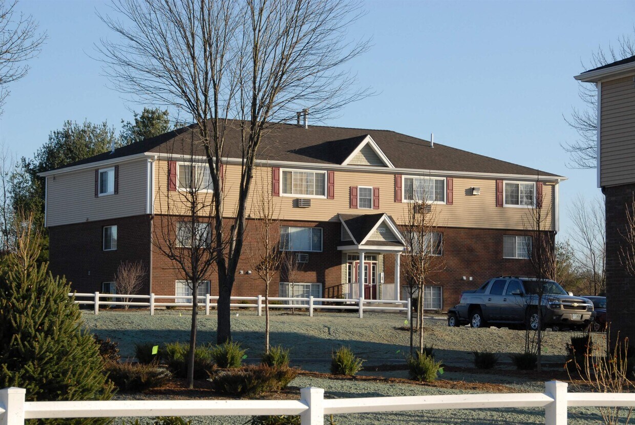 Primary Photo - 3911 Brown Ave