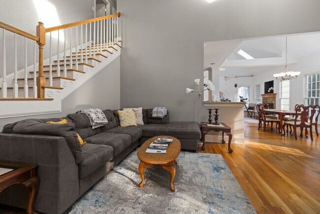 Foto del edificio - 4 Bed | 2.5 Bath House with Garage