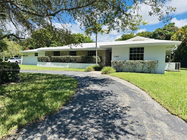 Foto del edificio - 7485 SW 126th St