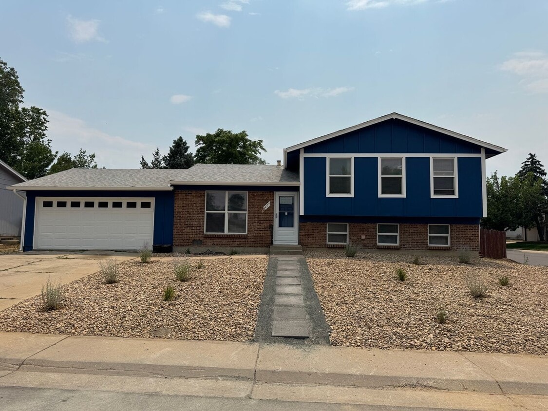 Fully renovated Aurora home - Fully renovated Aurora home