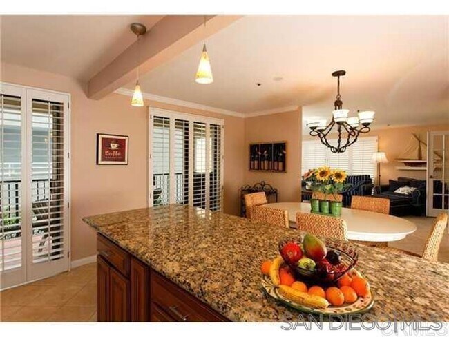 Foto del edificio - FULLY FURNISHED 2 BED/2 BATH CONDO IN LA JOLLA