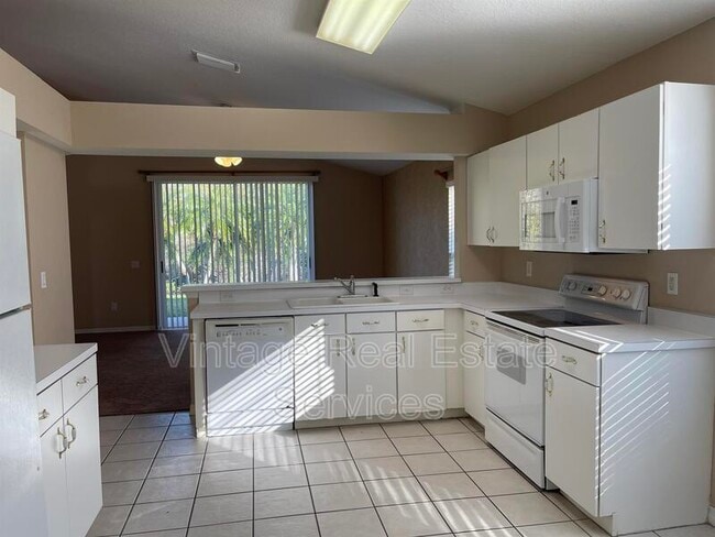 Foto del edificio - 1930 Grenville Ct