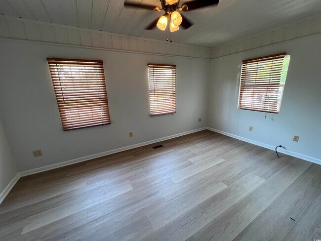 Building Photo - 1508 Edge Dr