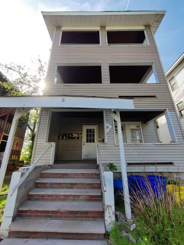 Primary Photo - 6 Hamilton St