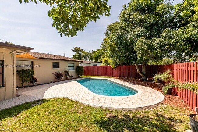 Foto del edificio - 3 br, 2 bath House - 2441 NW 63rd Ave # 0