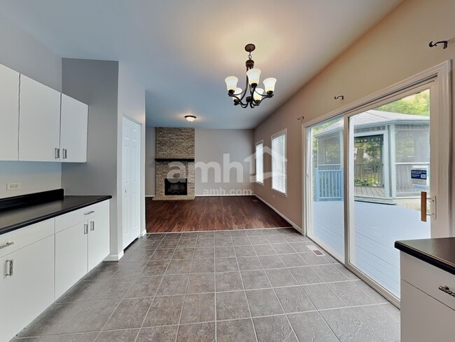 Foto del edificio - 8601 Sycamore Ct