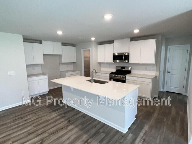 Building Photo - 1401 Woodhouse Dr