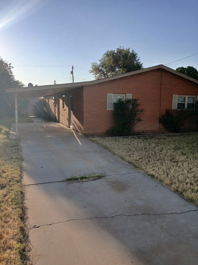Primary Photo - 107 SW 10th St
