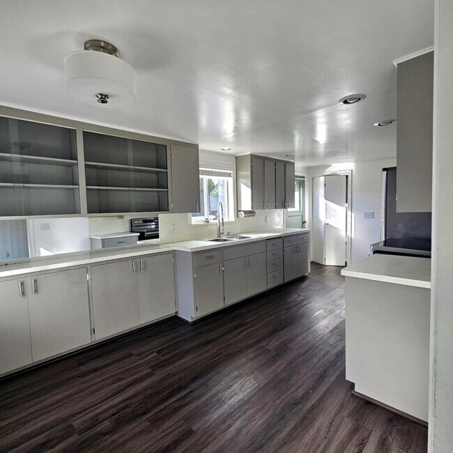 Foto del edificio - Charming and convenient 2 bed home with ba...