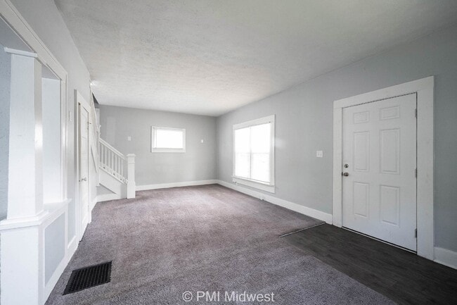 Photo - 1118 King Ave Apartment