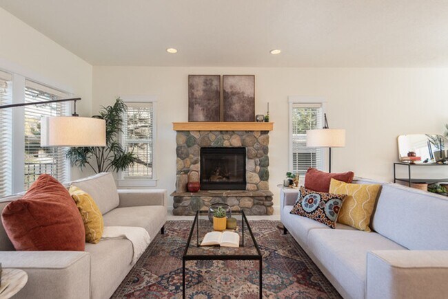 Foto del edificio - Beautiful Craftsman Home in Yardley Estates!