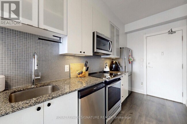 Photo du bâtiment - 3655 Kingston Rd