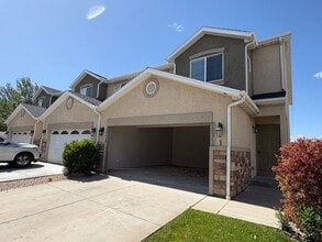 Building Photo - 173 E Fiddlers Canyon Rd
