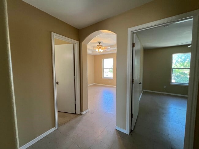 Building Photo - 3119 Galveston St
