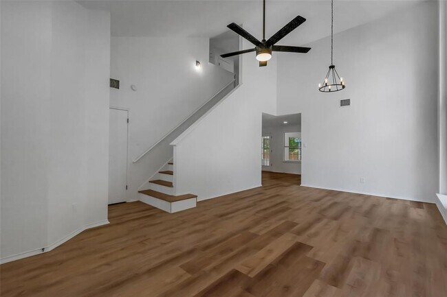 Foto del edificio - 8800 Dandelion Trail