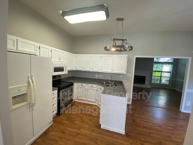 Foto del edificio - 9515 Oren Thompson Rd