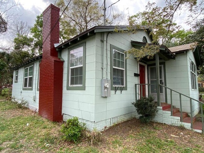 Building Photo - Beautiful 2/1 in the Springfield Area for ...