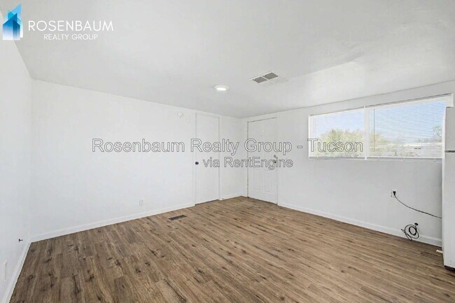 Building Photo - 6525 N Brushtail Ln