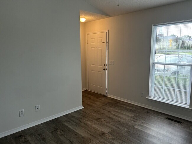 Building Photo - 2 Bed, 2 Bath Apartment for Rent Close to TTU