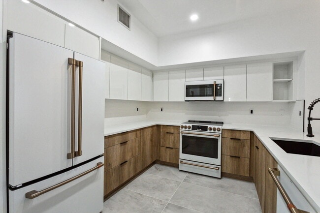 Foto del edificio - 250 NE 3rd Ave