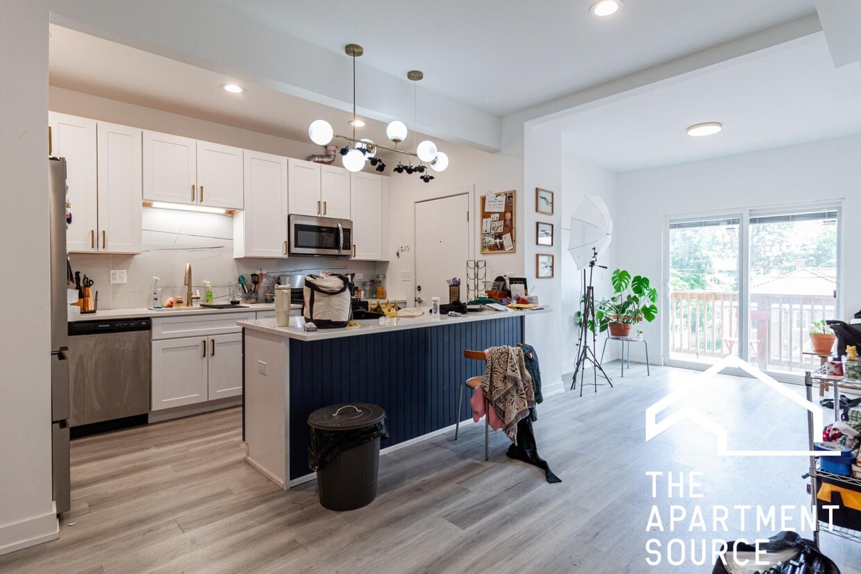 Photo - 4937 North Saint Louis Avenue #2S