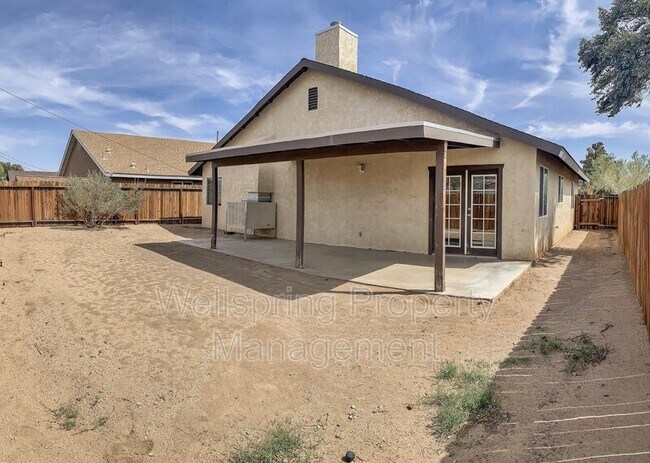 Building Photo - 1432 W Coronado Ave
