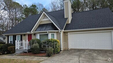 Building Photo - 4635 Hampton Square Dr
