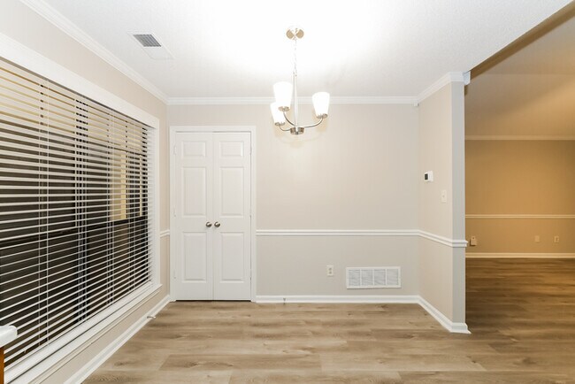 Foto del edificio - 7152 Olive Ridge Dr