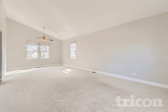 Foto del edificio - 2453 Crescent Ln S